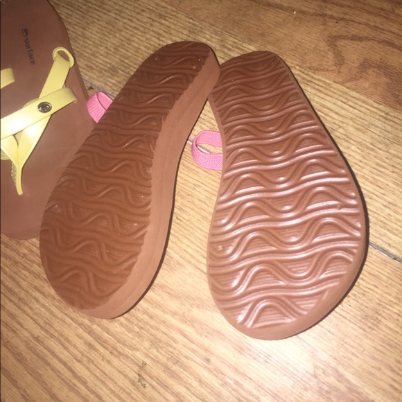 2 pairs of sandals flip flops size 9 yellow and pink - Picture 11 of 13